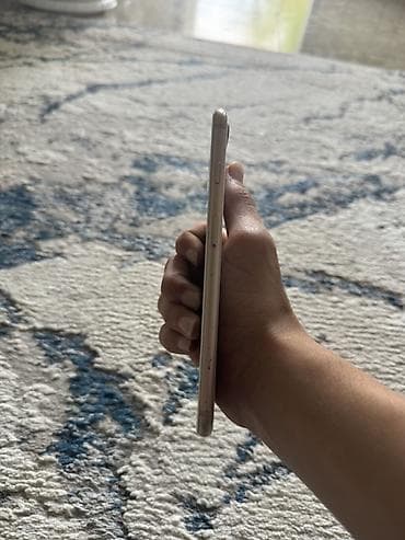 narda 2 manatliq internet: IPhone 8 Plus, Qızılı, Barmaq izi — 3