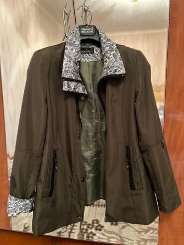 женские утепленные плащи: Plaw 42-44-46 razmere gedir 15azn satilir qolunu qatdalamaqda olur — 4