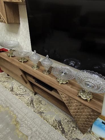 servis desti: Qablar demek olar təzədir.Sadece qendqabinin birinin altınin kleyi — 2