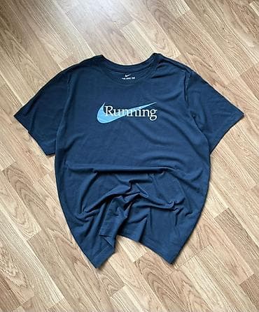 Nike The Nike Tee — Running temalı köynək - Model: “The Nike Tee” -