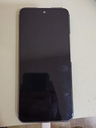 tank telefon qiymeti: Smartfon – böyük tam ekranlı, ön kamerasi ekranın mərkəzində — 3