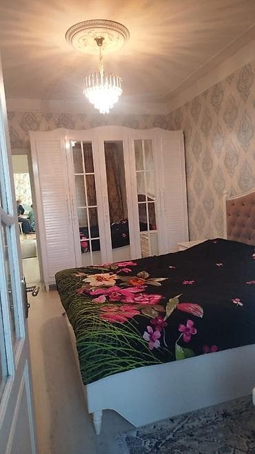 ag seherde satilan evler: Bakı, 3 otaqlı, Köhnə tikili, m. Həzi Aslanov, 79 kv. m — 1