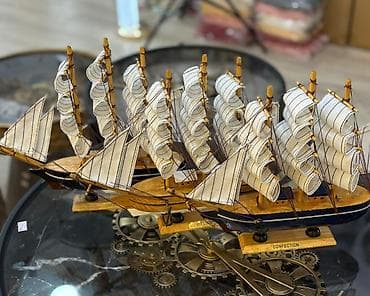 gəmi: Dekorativ yelkənli gəmi maketi - Material: taxta gövdə, parça — 1