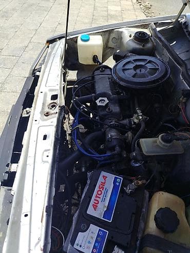 vaz 015: VAZ 2199 (Samara) hatchbek - Kuzov: 4 qapılı hatchbek, gümüşü rəng - — 6
