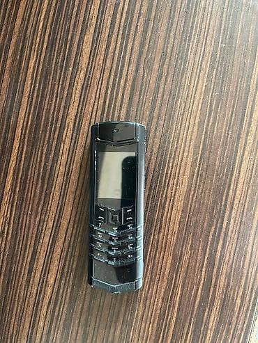 vertular: Vertu 4 GB, rəng - Qara, Düyməli — 4