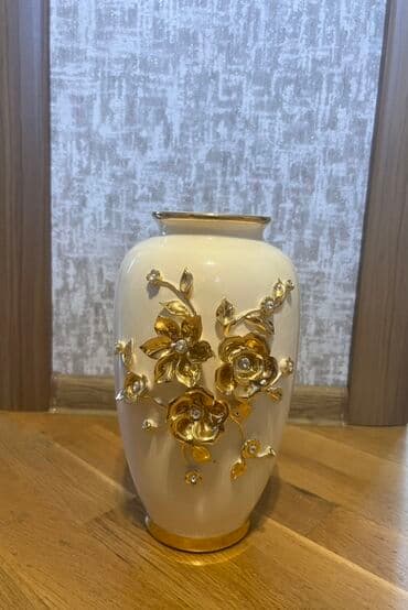 dekorativ das: Vaza dəsti — 3