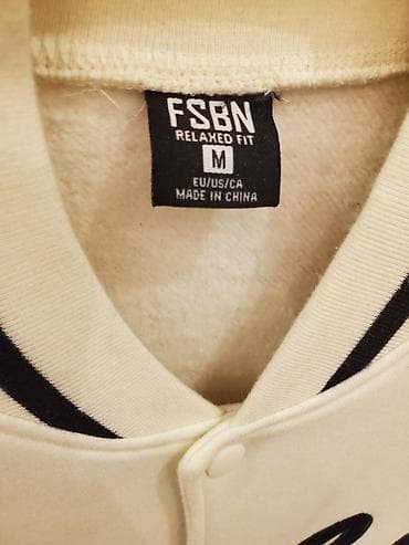 sumqayitda jaket: Varsity stilində unisex jaket,demək olar ki,təptəzədir, cəmi 1-2 dəfə — 5