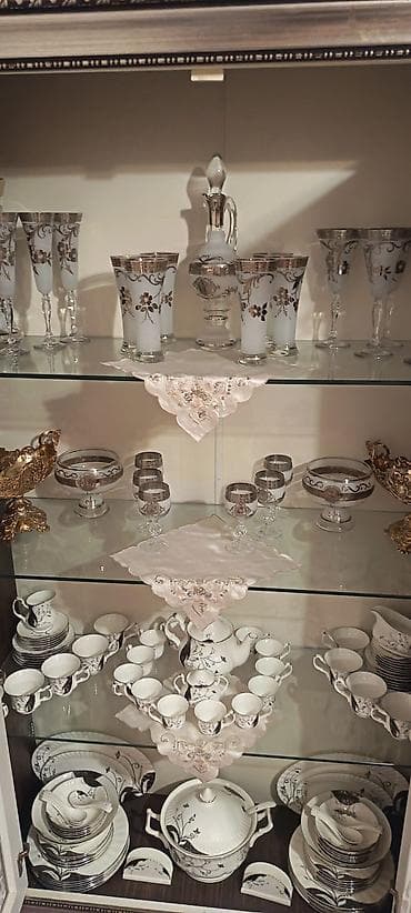 sud separatoru: Şüşə vitrində təqdim olunan dəstlər - Porcelan süfrə-servis dəsti: ağ — 3