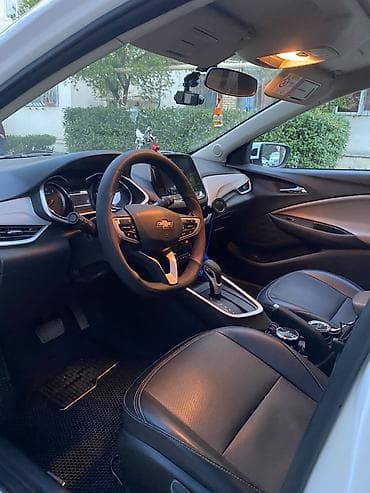 lapet satisi: Chevrolet Monza: 1.2 l | 2024 il 91852 km Sedan — 3