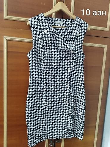 Продается все по 5 -10 Ман. фирмы манго и другие, многие не носились