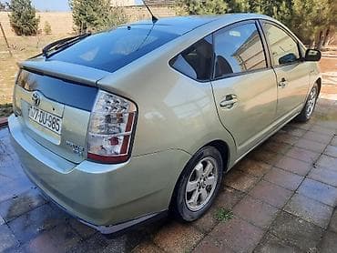 prius 30 fara: Toyota Prius (2-ci nəsil) hibrid hetçbek Xarici: - Açıq yaşıl rəngli — 2