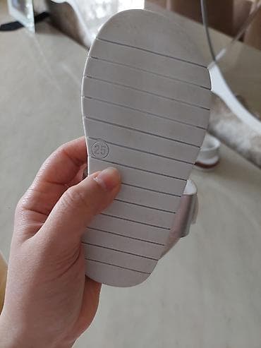 20 manata cixiram: Rəng - Gümüşü Basanojkalar, Ölçü: 25, Qız üçün — 4