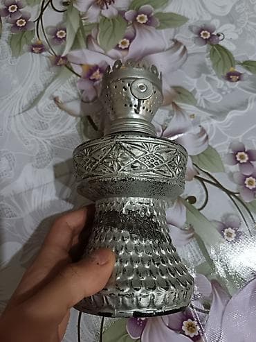 qədimi lampa: ​Sovet dövrünə aid, orijinal metal neft lampası satılır. ​Vəziyyəti — 4