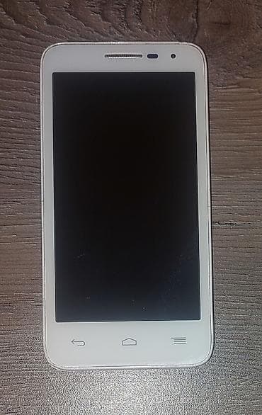 iphone 4 s: Məhsul: Apple iPhone (ağ rəng) Xüsusiyyətlər: - Yaddaş: 64 GB (korpus — 3