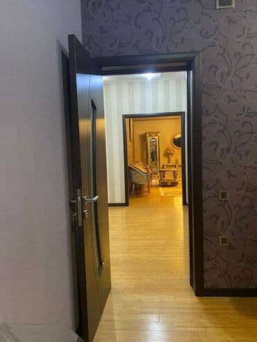 300 manata kiraye evler neftciler: İnqilabda 18 mertebeli binanın 16-ci mərtəbəsində yerləşən ümumi — 13