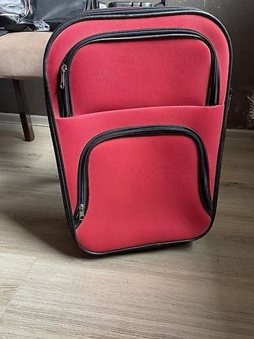hoverboard 2 el: Qırmızı rəngdə təkərli səyahət çamadanı - Material: parça korpus — 3