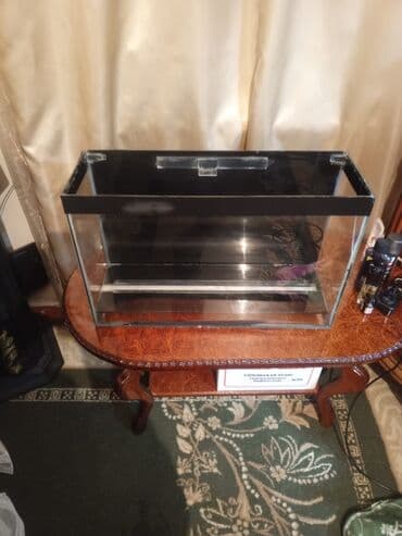 Şüşə akvarium salam herşeyi var içinde üstünde verilir - Material