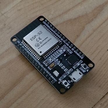 ESP32 DevKit v1 (Wi‑Fi + Bluetooth) inkişaf lövhəsi Xüsusiyyətlər: - — 1