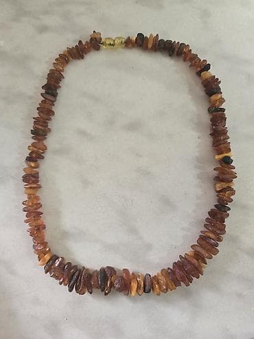 Təbii kəhrəba daşlarından düzəldilmiş boyunbağı - Material: müxtəlif lalafo.az -da Təbii kəhrəba daşlarından düzəldilmiş boyunbağı - Material: müxtəlif