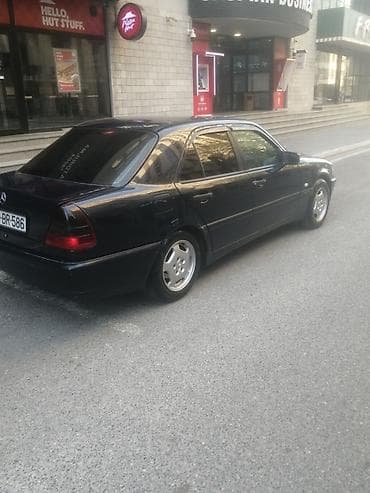 kia ceed universal: Mercedes-Benz C-Class: 2.2 l | 1999 il Sedan — 4