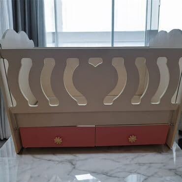 Qız üçün, İşlənmiş, Dördbucaq, Beşik, Yellənmə mexanizm ilə lalafo.az -da — 3 Qız üçün, İşlənmiş, Dördbucaq, Beşik, Yellənmə mexanizm ilə — 3