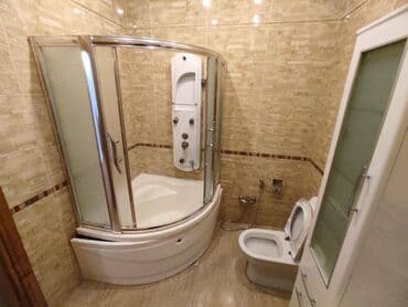 28 May metrosunun yaxınlığında, Xarici Dillər Üniversitesi ilə üzbə-üz — 12