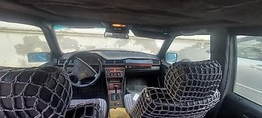 s guzgulər: Mercedes-Benz W124 sedan, qara rəng. Klassik 4 qapılı kuzov, polad — 7