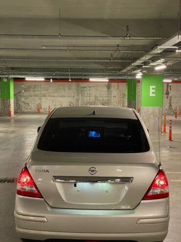 mercedes disk teker type 1 per page 40: Nissan Tiida sedan - Kül rəngə çalan açıq-bej eksteryer - 4 qapılı — 2