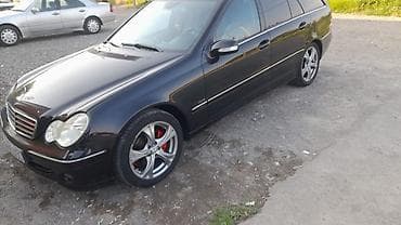 Транспорт: Mercedes-Benz C‑Class sedan - Kuzov: qara rəngli sedan, klassik — 6