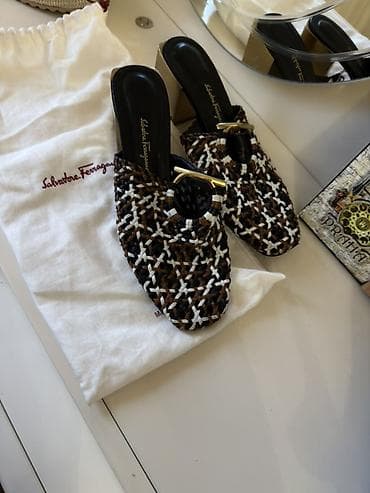 Tuflilər: Salvatore Ferragamo qadın mule tufliləri - Model: toxunma üslubunda — 2