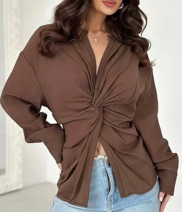 Qadın bluzası – qəhvəyi rəngdə, ön hissədə dekorativ büzgü və burulma