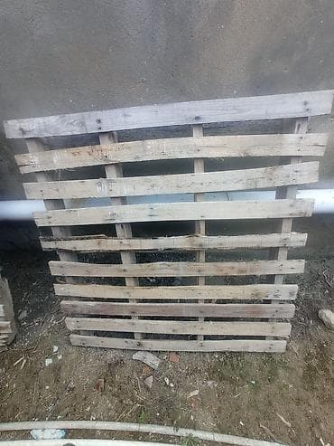 Taxta paletlər - Material: təbii ağac, möhkəm lövhələr və şpallar -