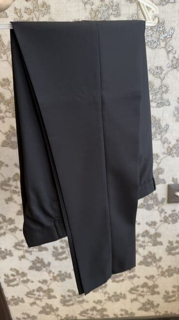 kişi geyimləri: Təzə kostyum. Heç vaxt geyinilməyib. Etiketi üstündə. Ölçü uyğun — 5