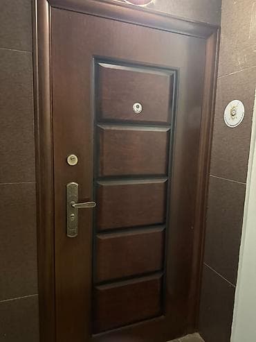 Mənzil üçün İşlənmiş Giriş qapısı 90x205 sm Çərçivə ilə, Zəmanətsiz, Ünvandan götürmə