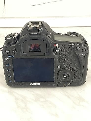playsation 4: Canon 5D Mark III + 50mm f/1.4 — SATILIR Peşəkar çəkilişlər üçün əla — 2