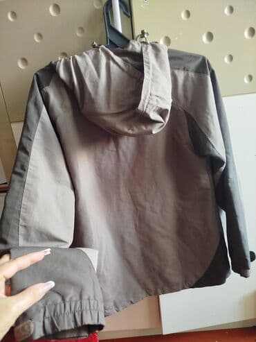 su keçirməyən kişi gödəkçəsi: Outdoor yüngül küləkkeçirməz gödəkcə - Rəng: açıq boz və tünd boz — 2