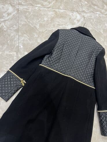 пальто зимнее: Satilir palto Demek olar yenidir,cemi 1-2 defe geyinilib.qollari — 5