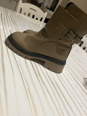 sarı ayaqqabılar: Qadınlar üçün qısa çəkmə - Rəng: bej/şaftalı tonlarında - Material — 1