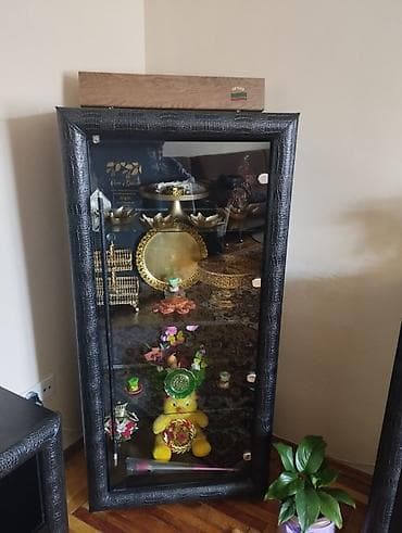 Şüşəli dolab vitrini, İşlənmiş