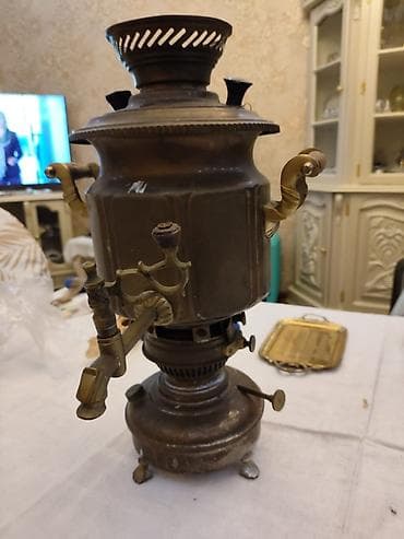 Məhsul: Mis/bronz samovar Təsvir: - Klassik köhnə tip samovar, metal