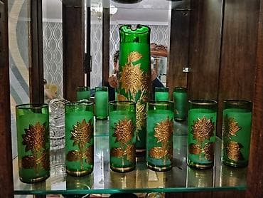 sade tort sekilleri: Yaşıl şüşədən dekorativ qraf və stəkan dəsti - Rəng: Zümrüd-yaşıl — 1