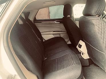 renault clio 2005: Ford sedan salonu və avadanlıqları - Rəng: ağ eksteryer, bej/qara iki — 1