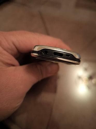 3g wifi modem: Nokia 6700 Slide, rəng - Ağ — 6