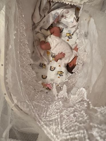 uşaq yelencek: Oğlan və qız üçün, İşlənmiş, Yumru, Beşik, Dəst ilə, Matras ilə, Yellənmə mexanizm ilə — 6