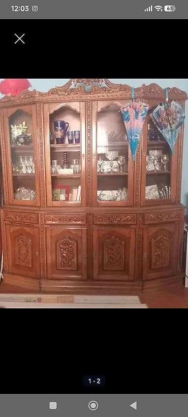 Hamsı satılır Divan kreslo 100 mnt Qorka 50 mnt Kravat 50 mnt Naziy