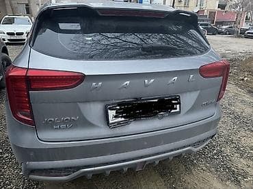 Great Wall: Haval Jolion HEV hibrid krossover. Avtomobil gümüşü rəngdədir və — 3