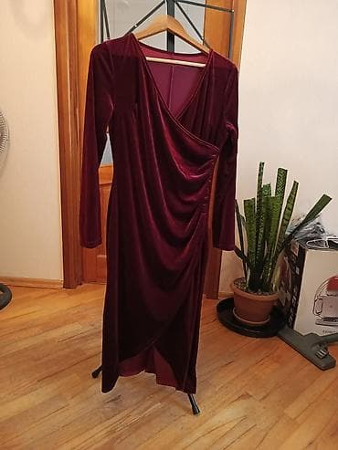 Velvet qırmızı-bordo rəngli uzun don - Parça: yumşaq, parlaq məxmər - — 1