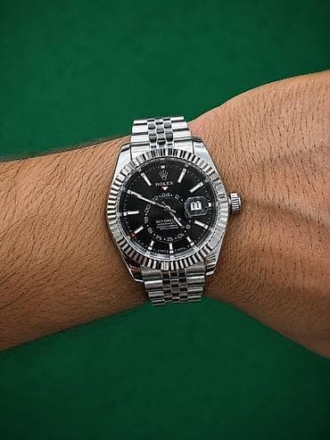 qol saat: ROLEX 
Kişi üçün 
Əla keyfiyyət 
Batareya — 3