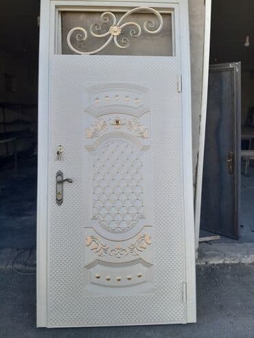 qapı uzlukleri: Yeni Giriş qapısı Zamok və çərçivə ilə, Zəmanətli, Ödənişli quraşdırma, Ünvandan götürmə, Ödənişli çatdırılma, Rayonlara çatdırılma — 28