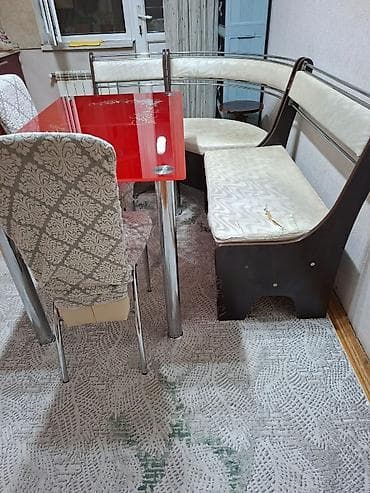 balkon stul: Mətbəx üçün künc dəsti - Dəst: 1 ədəd şüşəüstlü masa, künc oturacaq — 2
